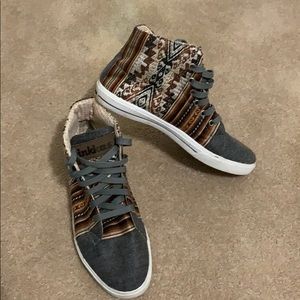 Women High ankle tribal shoes
